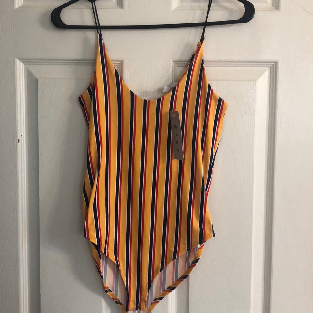 New never worn body suit